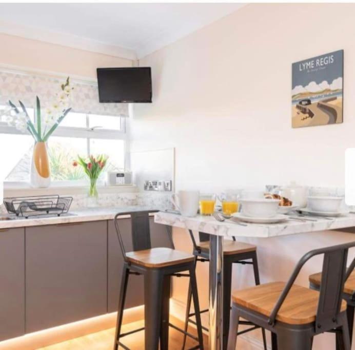 Beautiful Large Property, Sleeps 9 Walking Distance To The Sea , Beaches And Restaurants Fantastic Interior ライム・レジス エクステリア 写真