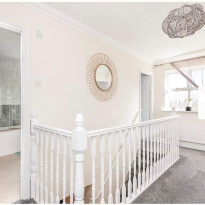 Beautiful Large Property, Sleeps 9 Walking Distance To The Sea , Beaches And Restaurants Fantastic Interior ライム・レジス エクステリア 写真