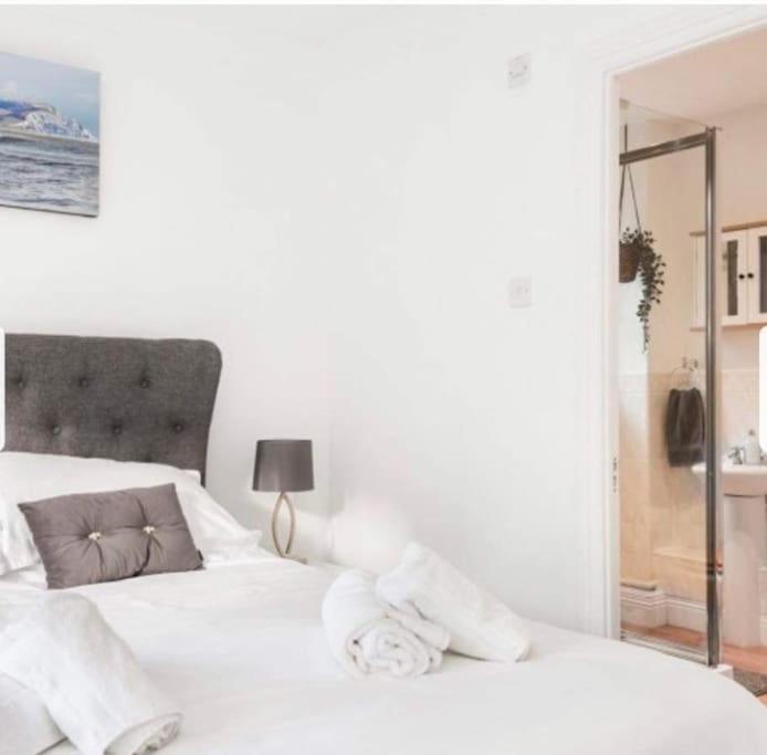 Beautiful Large Property, Sleeps 9 Walking Distance To The Sea , Beaches And Restaurants Fantastic Interior ライム・レジス エクステリア 写真